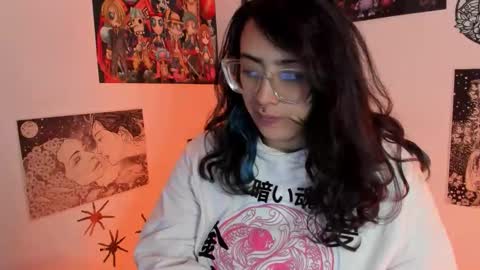 Snapshot of amaryllis_vizcaya chatting on 11/08/25, 01:17 Katt online show from 11/08/25, 01:17