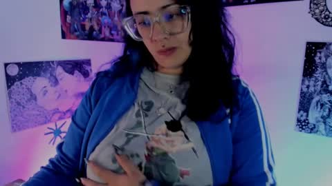 Snapshot of amaryllis_vizcaya chatting on 11/24/25, 04:45 Katt online show from 11/24/25, 04:45