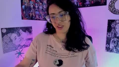 Snapshot of amaryllis_vizcaya chatting on 11/25/25, 11:38 Katt online show from 11/25/25, 11:38