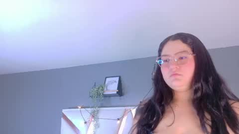 Snapshot of amatistasky__ chatting on 04/20/26, 11:35 AMATISTA online show from 04/20/26, 11:35