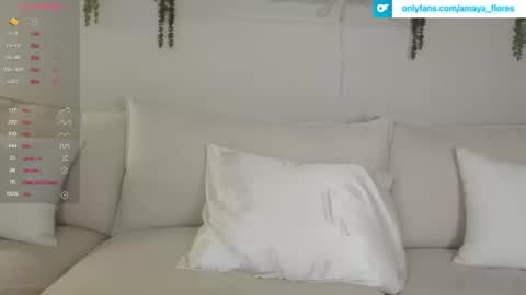 amaya_floress online show from 10/18/25, 09:37