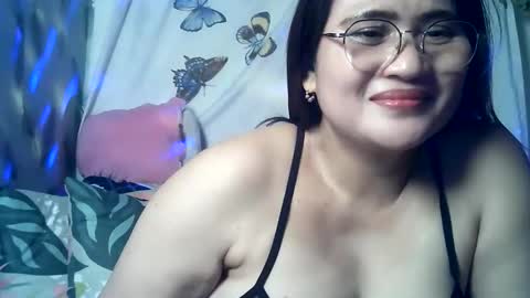 Snapshot of amazing_angel22 chatting on 03/29/26, 03:45 amazing angel online show from 03/29/26, 03:45
