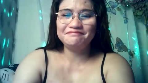 Snapshot of amazing_angel22 chatting on 03/31/26, 11:27 amazing angel online show from 03/31/26, 11:27