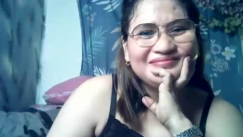 Snapshot of amazing_angel22 chatting on 04/14/26, 09:48 amazing angel online show from 04/14/26, 09:48