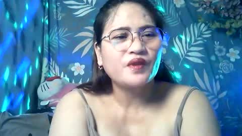Snapshot of amazing_angel22 chatting on 04/28/26, 09:47 amazing angel online show from 04/28/26, 09:47