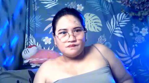 Snapshot of amazing_angel22 chatting on 05/10/26, 12:49 amazing angel online show from 05/10/26, 12:49