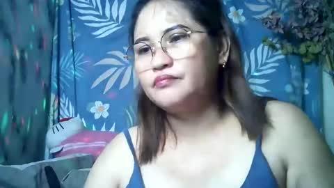 Snapshot of amazing_angel22 chatting on 05/10/26, 11:43 amazing angel online show from 05/10/26, 11:43