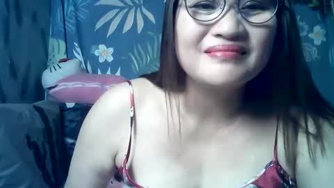 Snapshot of amazing_angel22 chatting on 05/22/26, 04:01 amazing angel online show from 05/22/26, 04:01