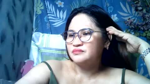 Snapshot of amazing_angel22 chatting on 06/12/26, 02:32 amazing angel online show from 06/12/26, 02:32