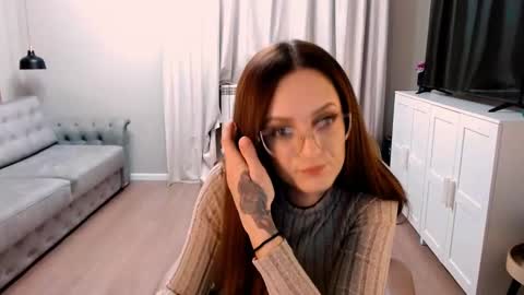 Snapshot of amazingeyes89 chatting on 01/14/25, 01:49 Izza online show from 01/14/25, 01:49