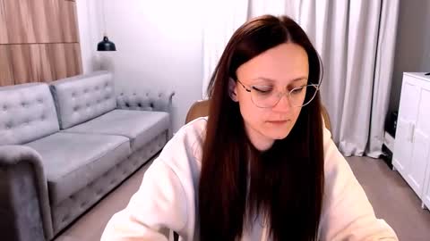 Snapshot of amazingeyes89 chatting on 02/27/25, 02:10 Izza online show from 02/27/25, 02:10