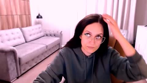 Snapshot of amazingeyes89 chatting on 09/25/25, 09:46 Izza online show from 09/25/25, 09:46