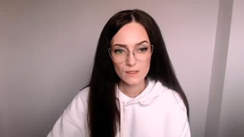 Snapshot of amazingeyes89 chatting on 11/11/25, 08:14 Izza online show from 11/11/25, 08:14