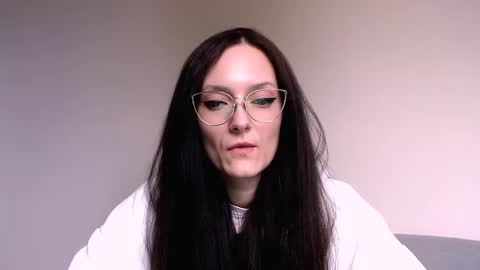 Izza online show from 04/30/26, 05:25