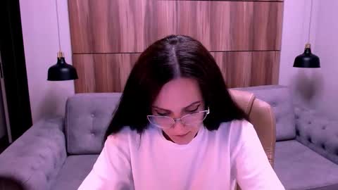 Izza online show from 05/05/26, 02:58