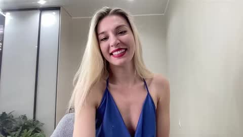 Snapshot of amazingkelly chatting on 12/12/24, 10:13 Kelly online show from 12/12/24, 10:13