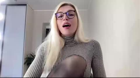 Snapshot of amazingkelly chatting on 03/17/26, 10:29 Kelly online show from 03/17/26, 10:29