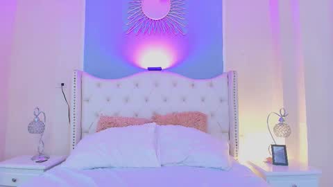 Snapshot of ambar_colling chatting on 10/21/25, 04:51 Ambar Colling online show from 10/21/25, 04:51