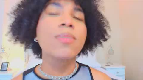 Snapshot of ambar_colling chatting on 10/24/25, 02:02 Ambar Colling online show from 10/24/25, 02:02