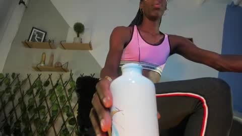 Snapshot of ambar_fitness88 chatting on 04/01/26, 01:01 Ambar fitness88 online show from 04/01/26, 01:01