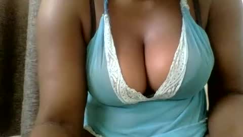 Mia online show from 02/09/25, 01:35