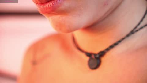 Snapshot of ambar_rosse25 chatting on 02/04/26, 11:38 Julieta online show from 02/04/26, 11:38