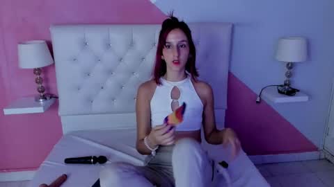 ambar_roux1 online show from 01/23/25, 08:24