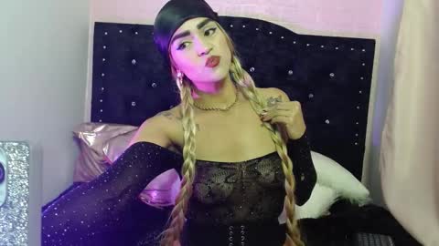 ambar rouxee online show from 01/13/26, 09:42