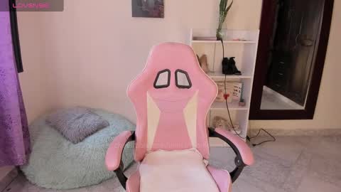 ambarthompson1 online show from 02/05/25, 10:01