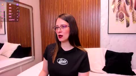 Snapshot of ambeerrwood_ chatting on 01/08/26, 02:08 . Amber Wood . online show from 01/08/26, 02:08