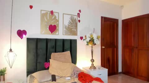 Snapshot of amber__davis chatting on 02/14/25, 11:53 Amber Davis online show from 02/14/25, 11:53