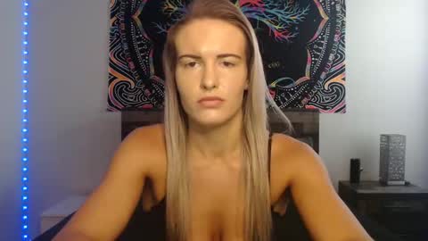 Snapshot of amber__xoxo chatting on 10/05/25, 02:59 Amber online show from 10/05/25, 02:59