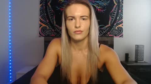 Snapshot of amber__xoxo chatting on 10/06/25, 01:52 Amber online show from 10/06/25, 01:52