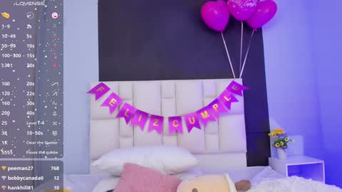 Snapshot of amber_and_suzane chatting on 12/05/24, 03:17 Amber And Suzane Amber HAIR RED Suzane HAIR BROWN online show from 12/05/24, 03:17