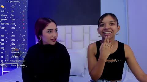 Snapshot of amber_and_suzane chatting on 01/09/25, 11:25 Amber And Suzane Amber HAIR RED Suzane HAIR BROWN online show from 01/09/25, 11:25