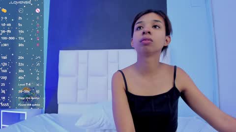 Snapshot of amber_and_suzane chatting on 01/12/25, 03:25 Amber And Suzane Amber HAIR RED Suzane HAIR BROWN online show from 01/12/25, 03:25