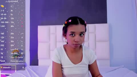 Snapshot of amber_and_suzane chatting on 01/17/25, 04:47 Amber And Suzane Amber HAIR RED Suzane HAIR BROWN online show from 01/17/25, 04:47