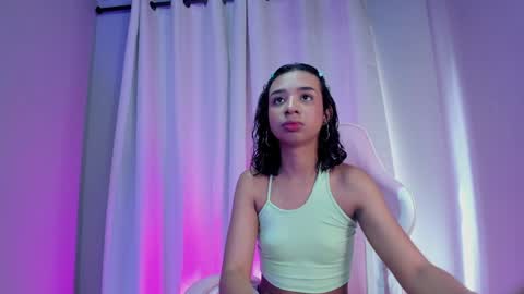 Snapshot of amber_and_suzane chatting on 02/01/25, 07:13 Amber And Suzane Amber HAIR RED Suzane HAIR BROWN online show from 02/01/25, 07:13