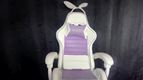 Snapshot of amber_bailey01 chatting on 03/20/26, 07:02 Luu online show from 03/20/26, 07:02