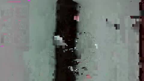 Snapshot of amber_bailey01 chatting on 04/06/26, 01:58 Luu online show from 04/06/26, 01:58