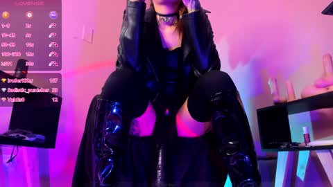 Snapshot of amber_blair chatting on 12/30/24, 02:31 amber_blair online show from 12/30/24, 02:31