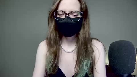 Snapshot of amber_candyfloss chatting on 11/29/25, 01:30 Amber non-nude model online show from 11/29/25, 01:30