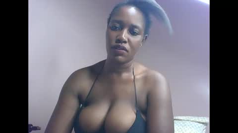 Snapshot of amber_cutie2 chatting on 04/18/26, 02:04 amber_cutie2 online show from 04/18/26, 02:04
