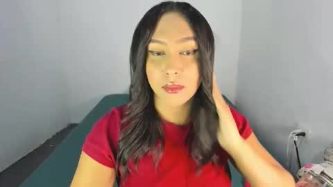 Snapshot of amber_lee20 chatting on 11/21/25, 11:25 LUISA online show from 11/21/25, 11:25