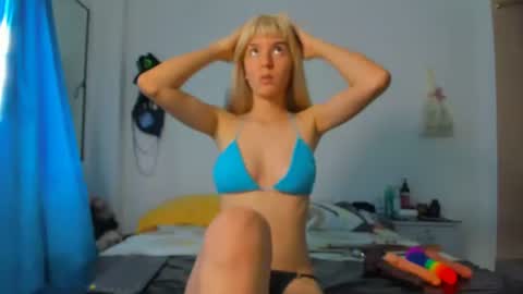 Snapshot of amber_luz_hot chatting on 08/06/26, 08:00 amber_luz_hot online show from 08/06/26, 08:00