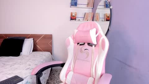 Snapshot of amber_maxwell chatting on 02/08/25, 08:42 Amber online show from 02/08/25, 08:42