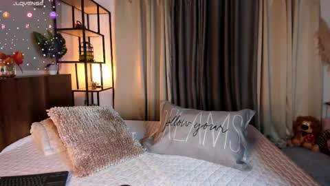 Snapshot of amber_maxwell chatting on 09/28/25, 08:36 Amber online show from 09/28/25, 08:36