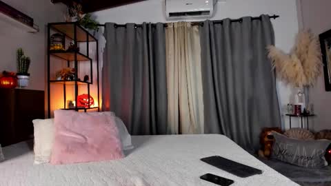 Snapshot of amber_maxwell chatting on 10/29/25, 08:54 Amber online show from 10/29/25, 08:54