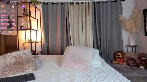 Snapshot of amber_maxwell chatting on 11/13/25, 08:41 Amber online show from 11/13/25, 08:41