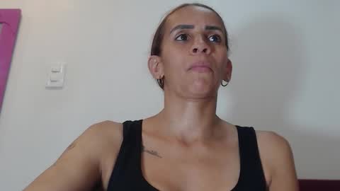 Snapshot of amber_moore chatting on 11/05/25, 12:21 Amber Moore online show from 11/05/25, 12:21